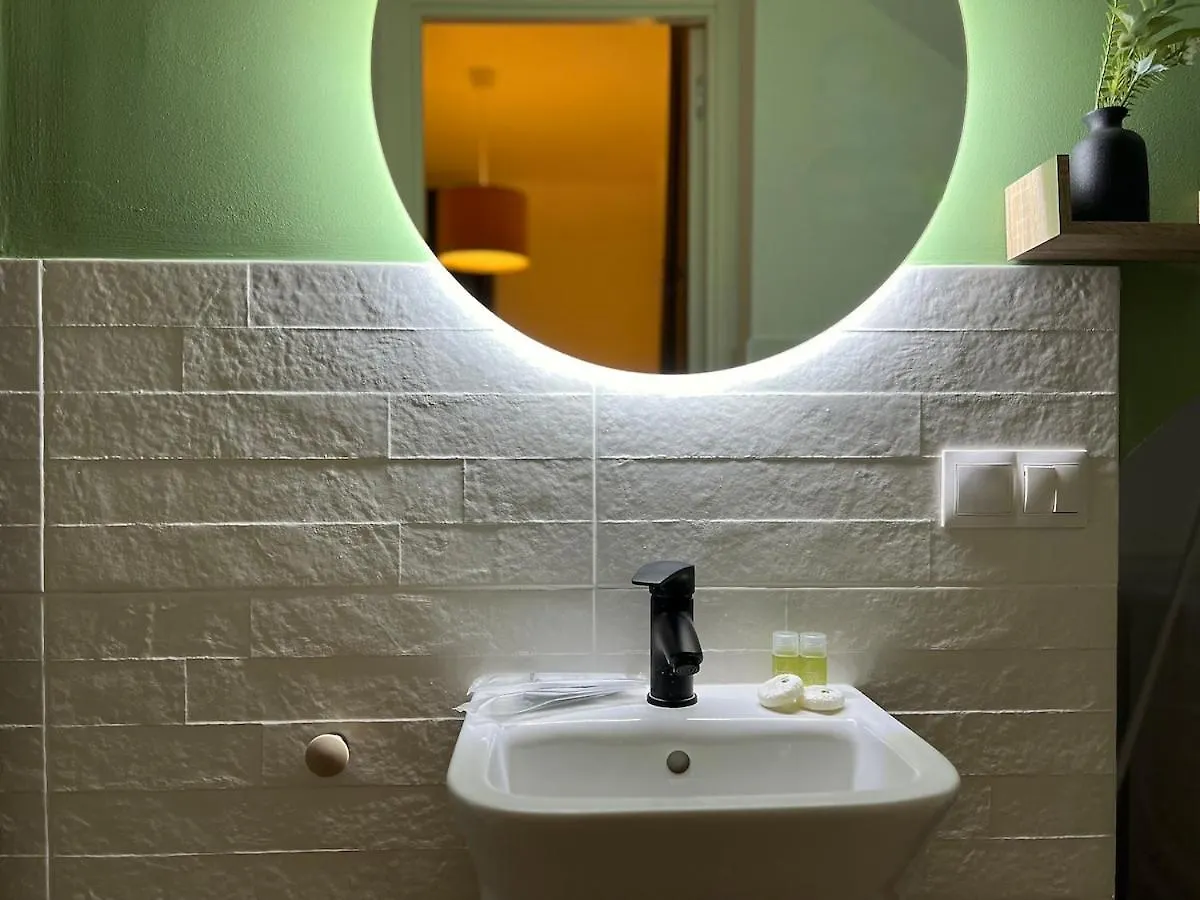Alhondiga Luxury Apartment Seville 0*,